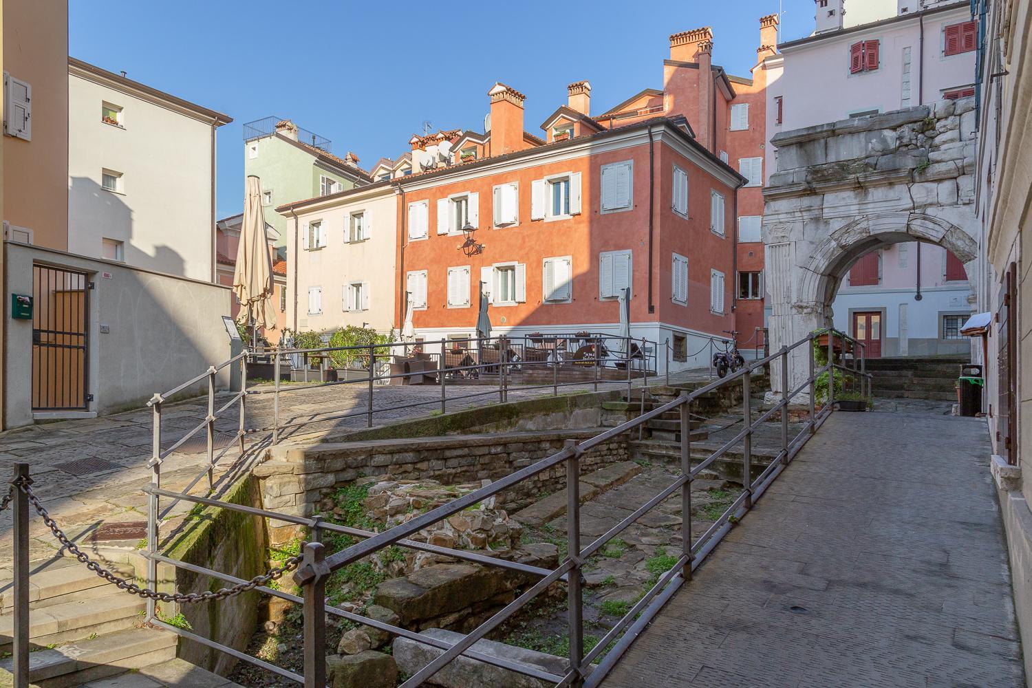 Casa Vacanze Penelope In Centro Storico Triest Zewnętrze zdjęcie