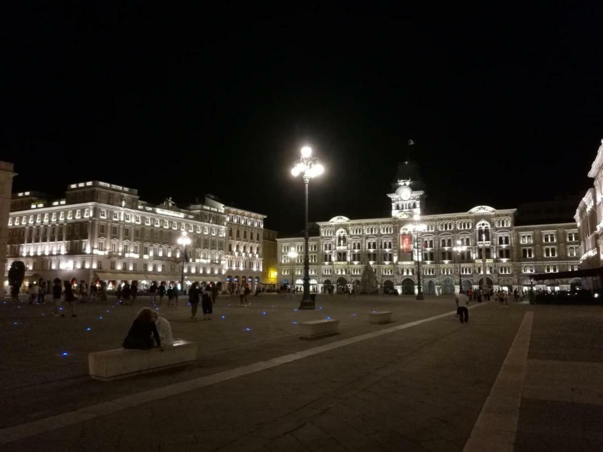 Casa Vacanze Penelope In Centro Storico Triest Zewnętrze zdjęcie